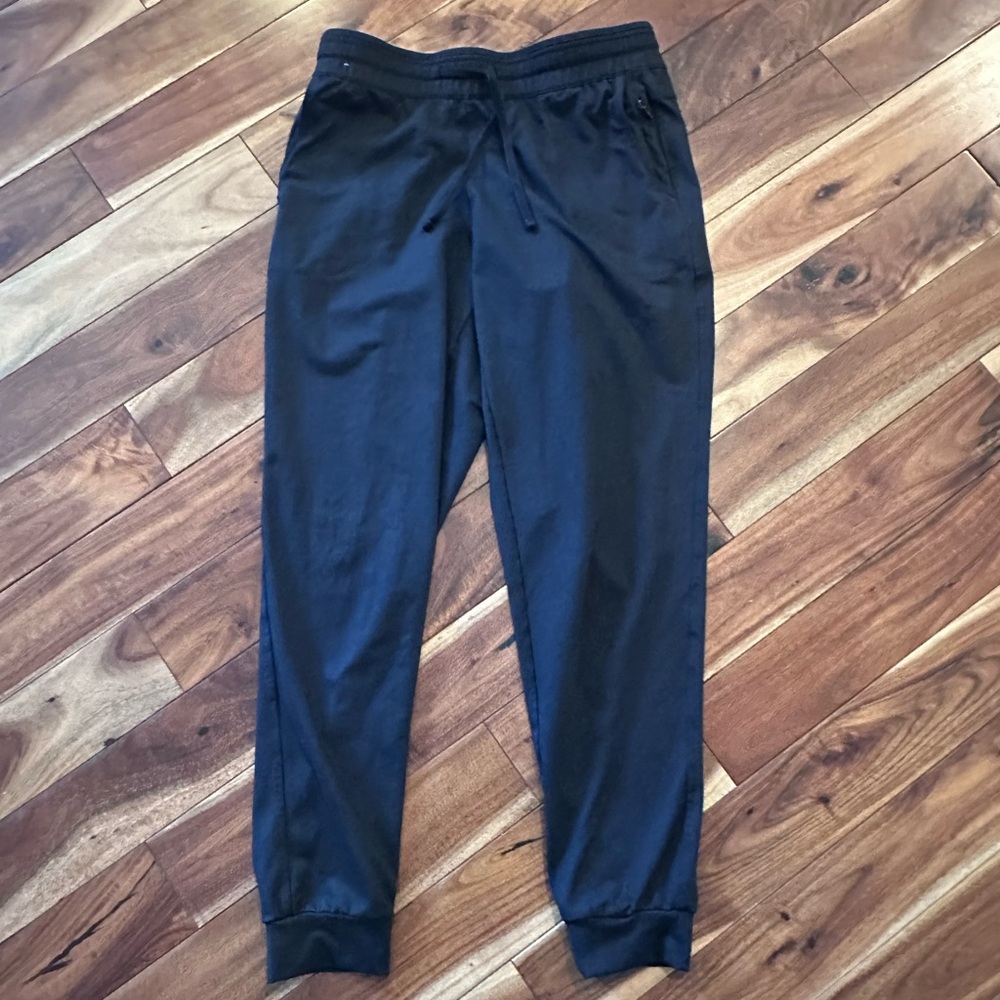 Kuhl Women's black small joggers lightly used